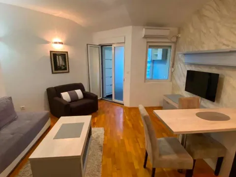 Prodaja, garsonjera, 29m², Stari Aerodrom, Podgorica - image 2