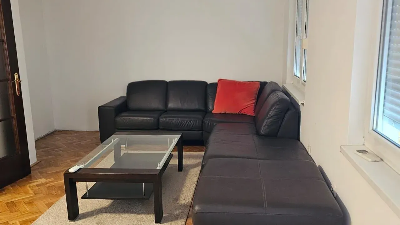 Izdavanje, jednosoban stan, 46m², Podgorica, Crna Gora
