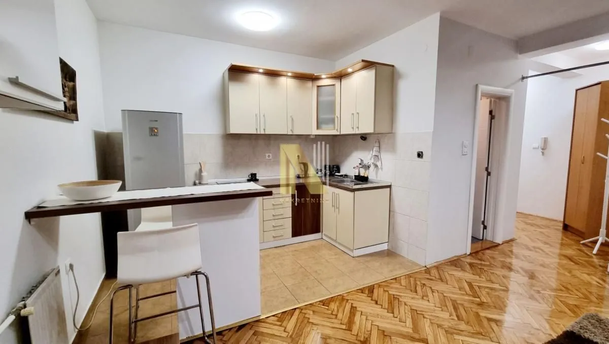 Izdavanje, jednosoban stan, 35m², Spens, Novi Sad Sve Podlokacije