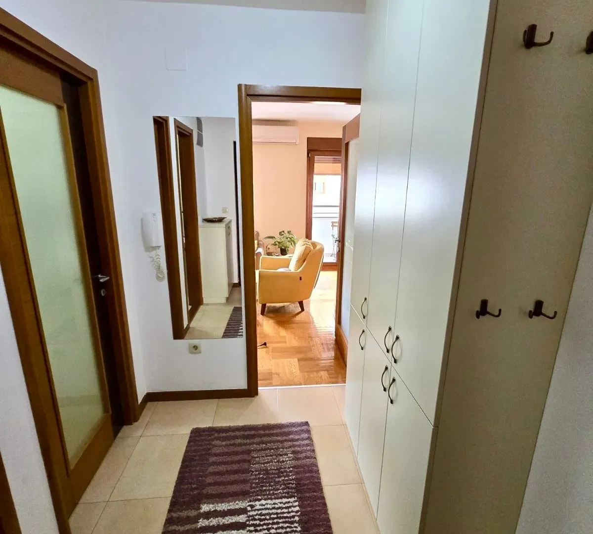 Rent, two bedroom apartment, 70m², Stari Aerodrom, Podgorica