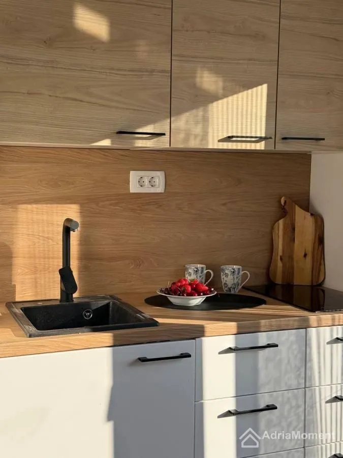 Prodaja, garsonjera, 27m², Centar, Tivat