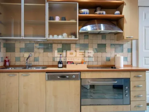 Izdavanje, četvorosoban stan, 160m², Stari Grad, Beograd - image 14