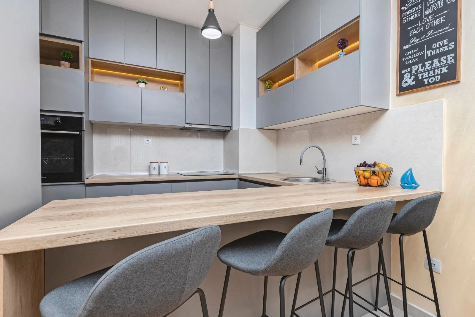 Sale, two bedroom apartment, 55m², Bečići, Budva