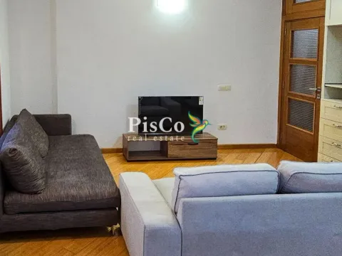 Izdavanje, dvosoban stan, 64m², Stari Aerodrom, Podgorica - image 1