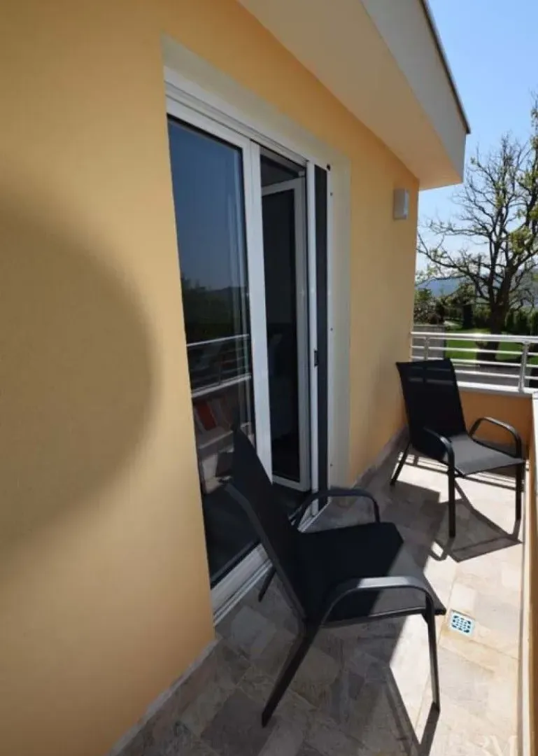 Prodaja, kuća, 192m², Dub, Kotor