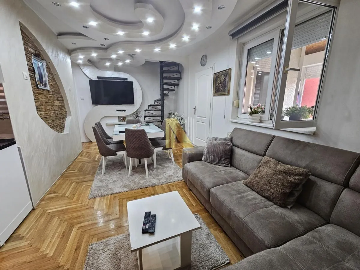 Sale, house, 242m², Lipov gaj, Novi Sad Sve Podlokacije