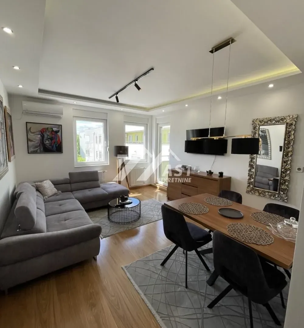 Izdavanje, dvosoban stan, 49m², Rotkvarija, Novi Sad Sve Podlokacije