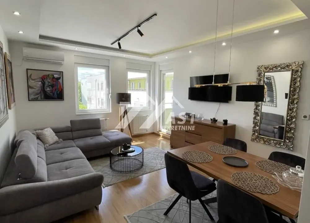 Izdavanje, dvosoban stan, 49m², Rotkvarija, Novi Sad Sve Podlokacije