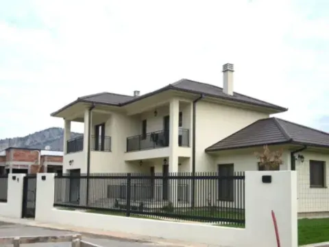 Prodaja, kuća, 212m², Tološi, Podgorica - image 7