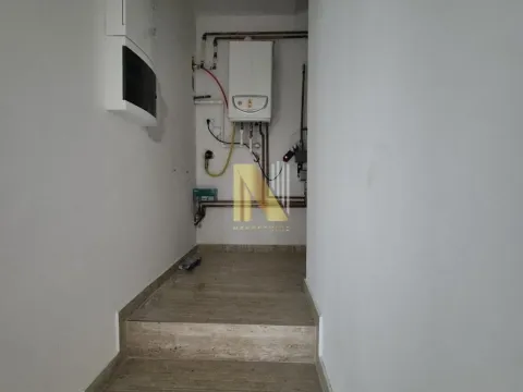 Rent, office space, 650m², Stari Majur, Petrovaradin - image 16