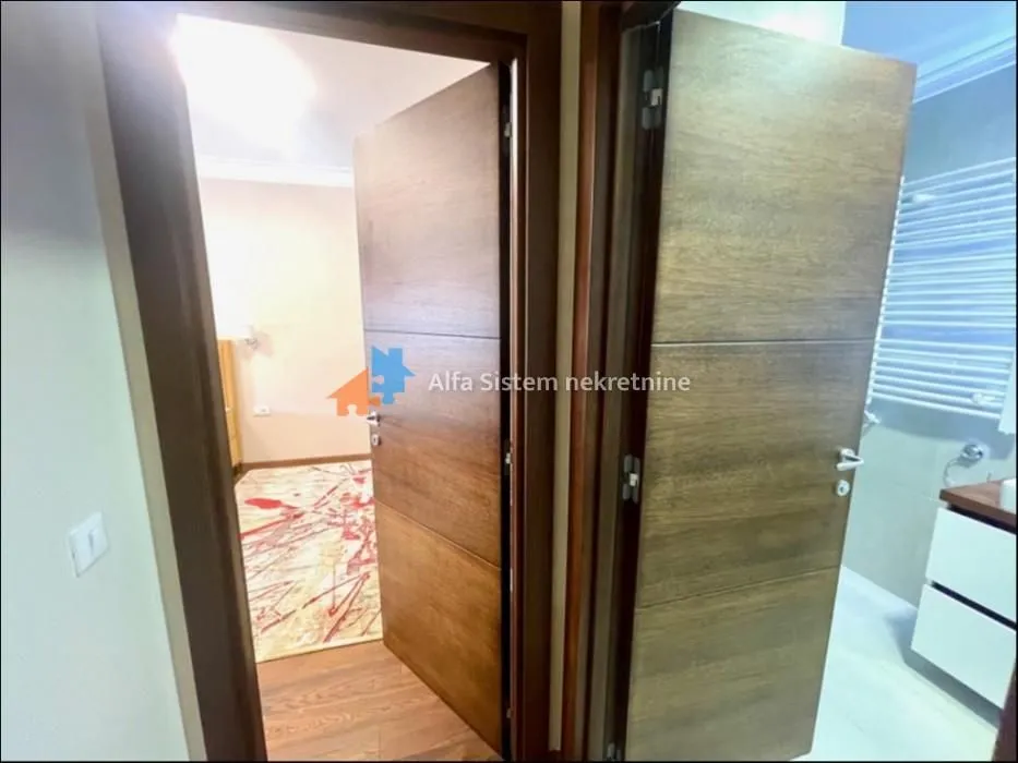 Izdavanje, trosoban stan, 80m², Čubura, Beograd