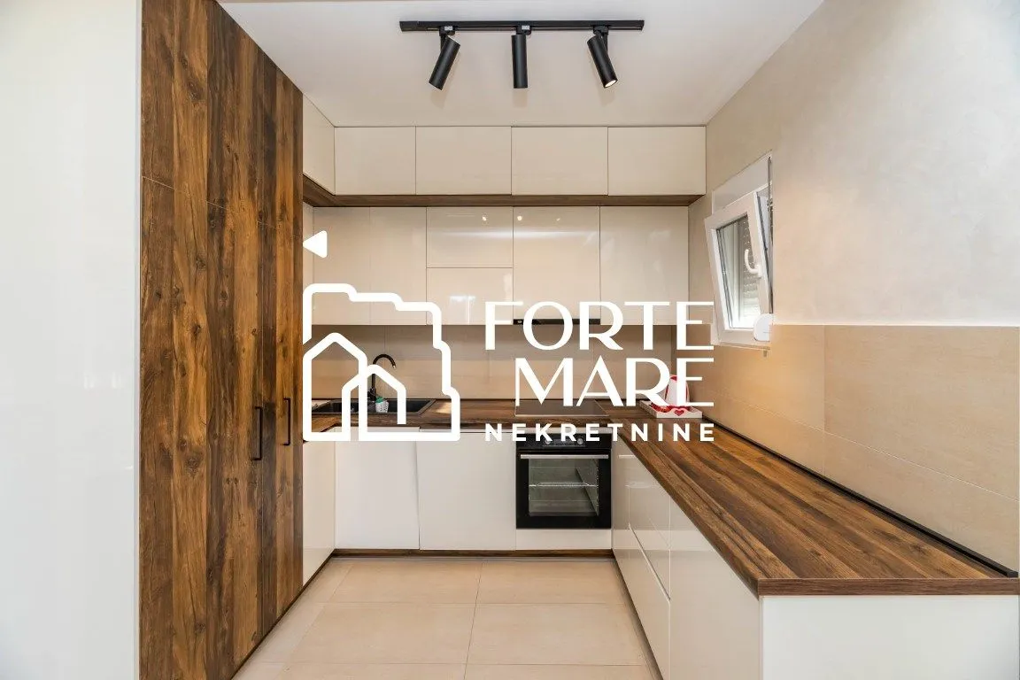 Prodaja, kuća, 220m², Zelenika, Herceg Novi