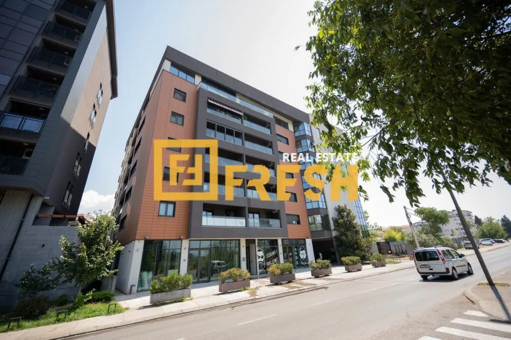 Izdavanje, dvosoban stan, 80m², Centar, Podgorica