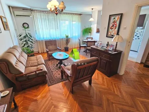Prodaja, trosoban stan, 75m², Medijana, Niš