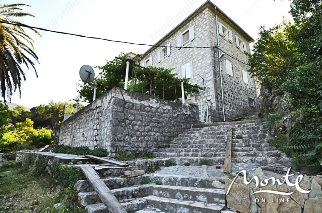 Sale, house, 130m², Morinj, Kotor