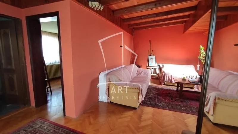 Prodaja, kuća, 253m², Kumodraž Sve Podlokacije, Beograd