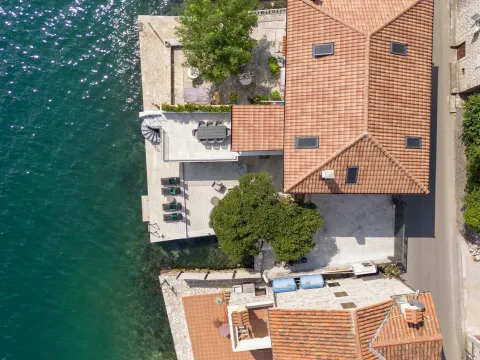 Prodaja, kuća, 183m², Muo, Kotor - image 26