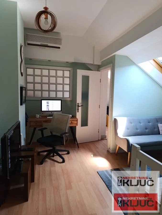 Prodaja, četvorosoban stan, 95m², Centar, Novi Sad