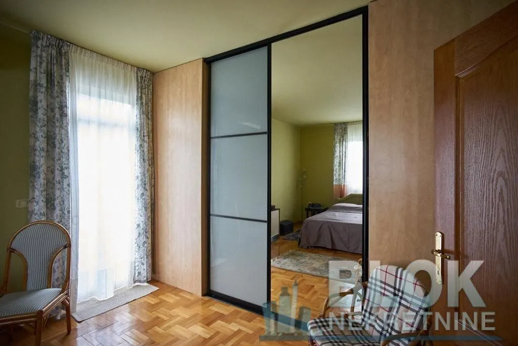 Prodaja, kuća, 300m², Gorica C, Podgorica