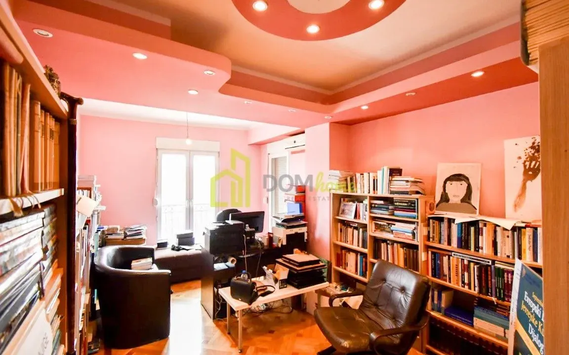 Prodaja, četvorosoban stan, 157m², Pobrežje, Podgorica