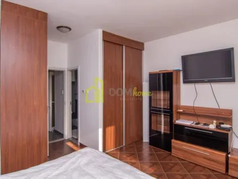 Izdavanje, kuća, 250m², Tološi, Podgorica - image 12