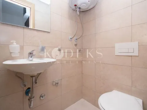 Rent, office space, 56m², Stari Aerodrom, Podgorica - image 8