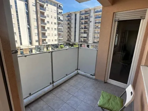 Izdavanje, dvosoban stan, 74m², City Kvart, Podgorica - image 3