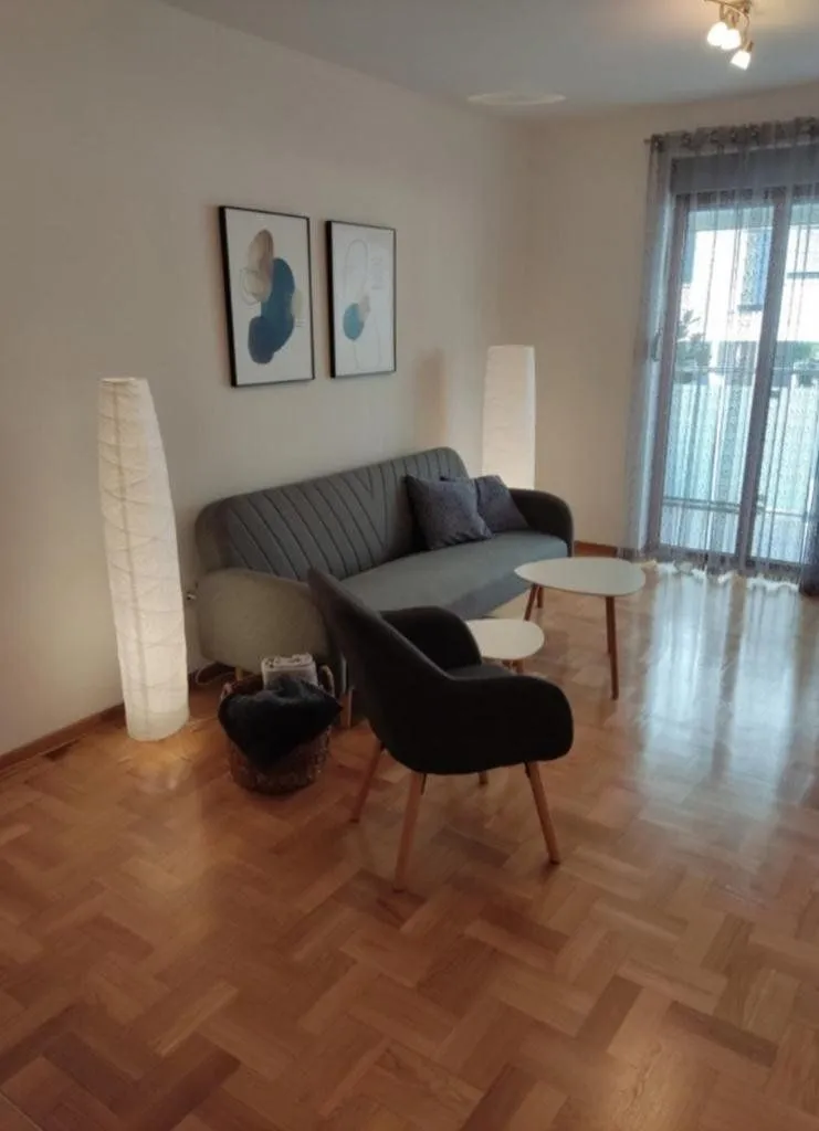 Izdavanje, dvosoban stan, 75m², Tološi, Podgorica