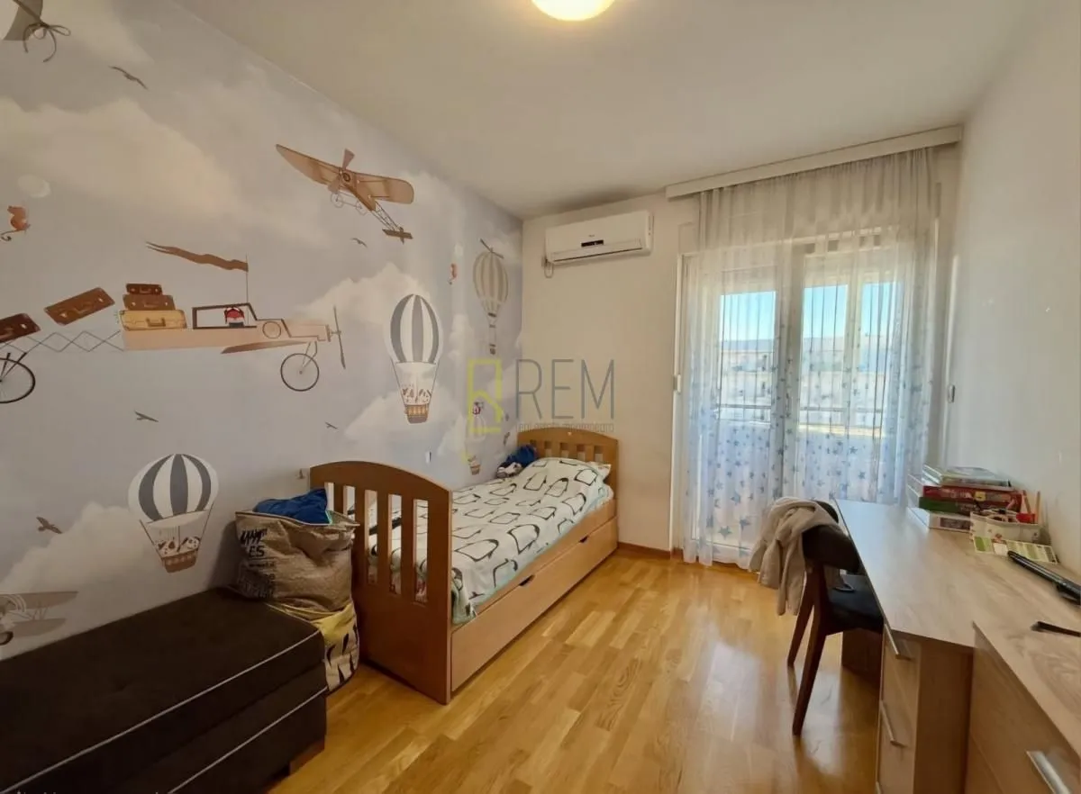 Prodaja, trosoban stan, 78m², Stari Aerodrom, Podgorica
