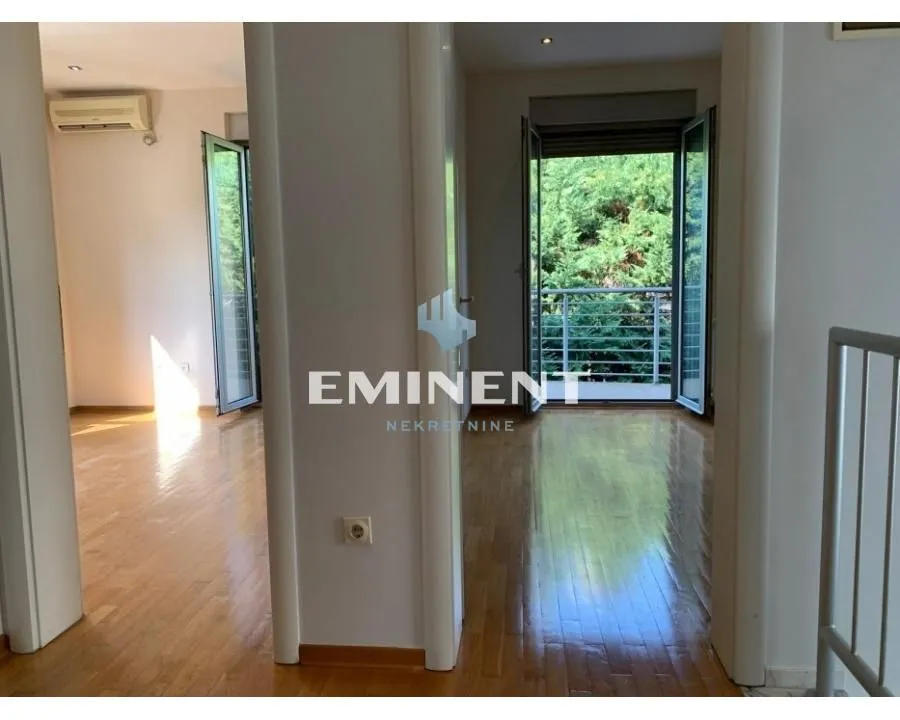 Rent, house, 220m², Senjak, Beograd