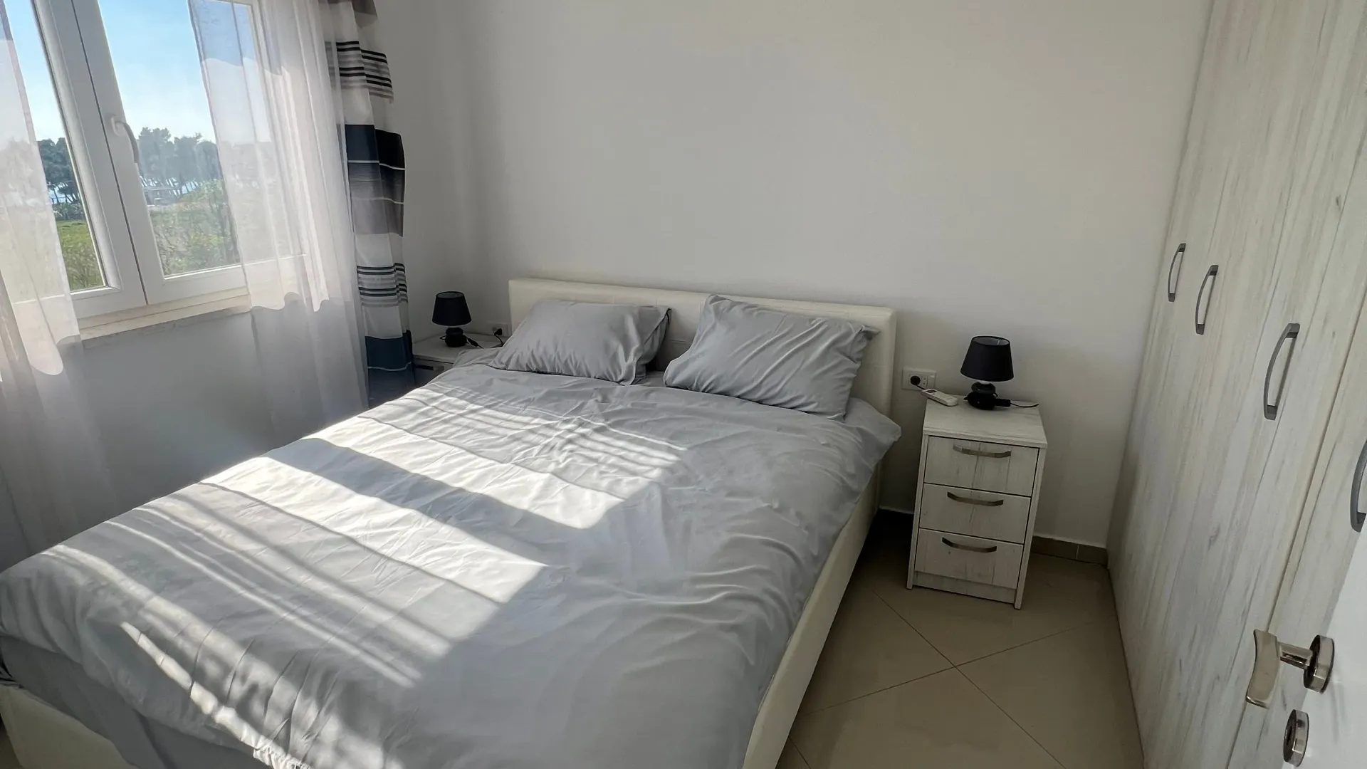 Izdavanje, dvosoban stan, 84m², Šušanj, Bar