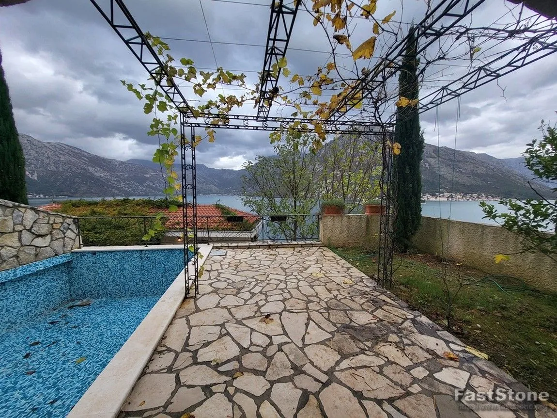 Prodaja, trosoban stan, 126m², Kostanjica, Kotor