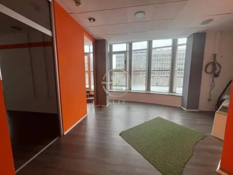 Izdavanje, poslovni prostor, 352m², Bulevar Oslobodjenja, Novi Sad Sve Podlokacije - image 6
