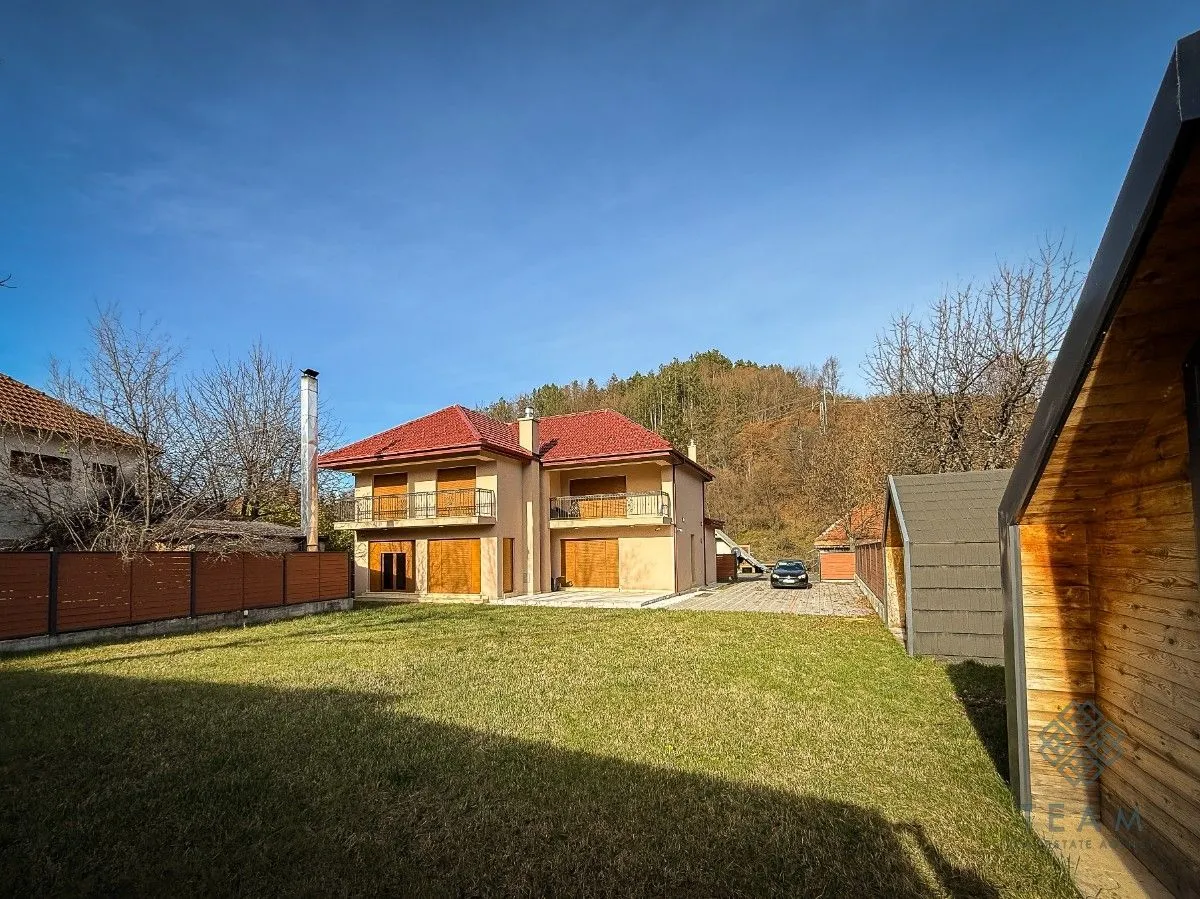 Sale, house, 330m², Centar, Kolašin