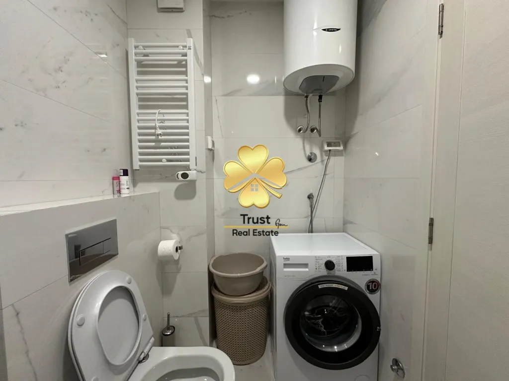 Izdavanje, jednosoban stan, 50m², Central Point, Podgorica