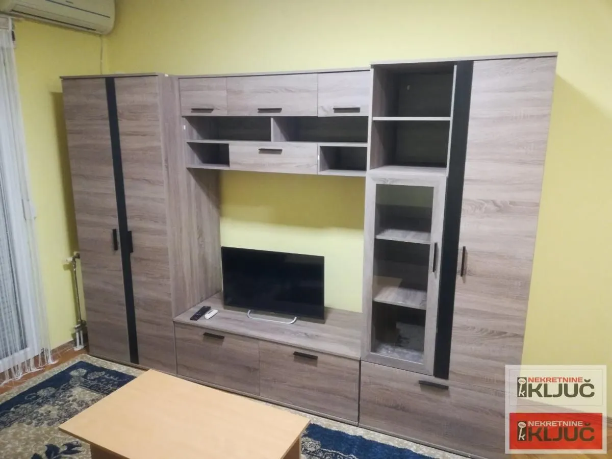 Izdavanje, garsonjera, 25m², Grbavica, Novi Sad Sve Podlokacije