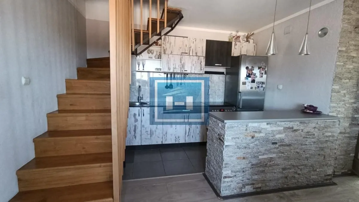 Prodaja, trosoban stan, 83m², Vašarište, Jagodina