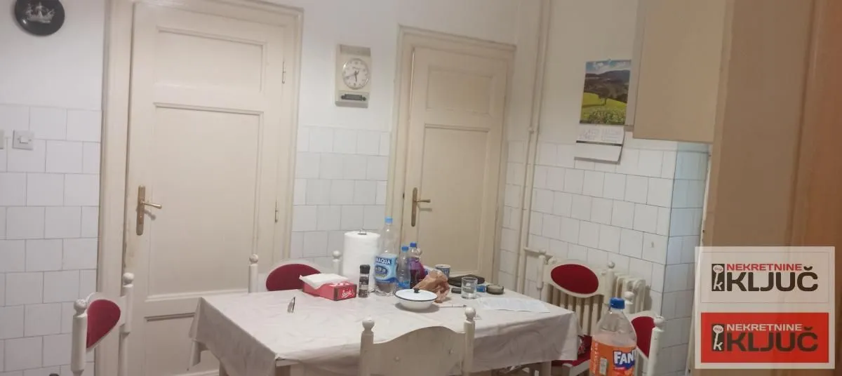 Prodaja, trosoban stan, 102m², Centar, Novi Sad