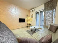 Izdavanje, dvosoban stan, 70m², Blok 6, Podgorica - image 5