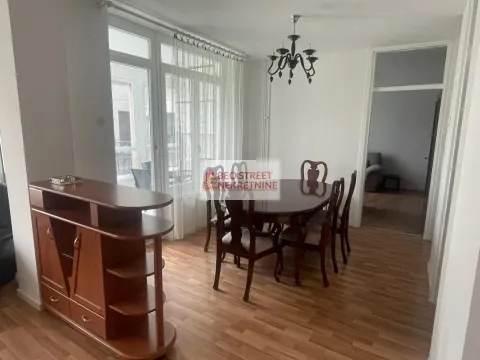 Izdavanje, četvorosoban stan, 110m², Savski Venac, Beograd - image 4