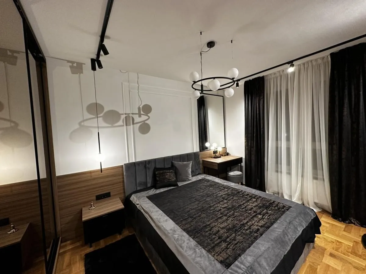 Izdavanje, dvosoban stan, 78m², Dom zdravlja, Niš