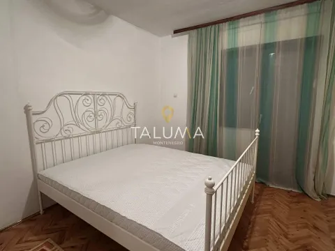 Izdavanje, trosoban stan, 130m², Tološi, Podgorica - image 2
