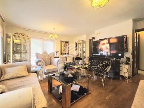 Prodaja, trosoban stan, 120m², Podgorica, Crna Gora - image 1