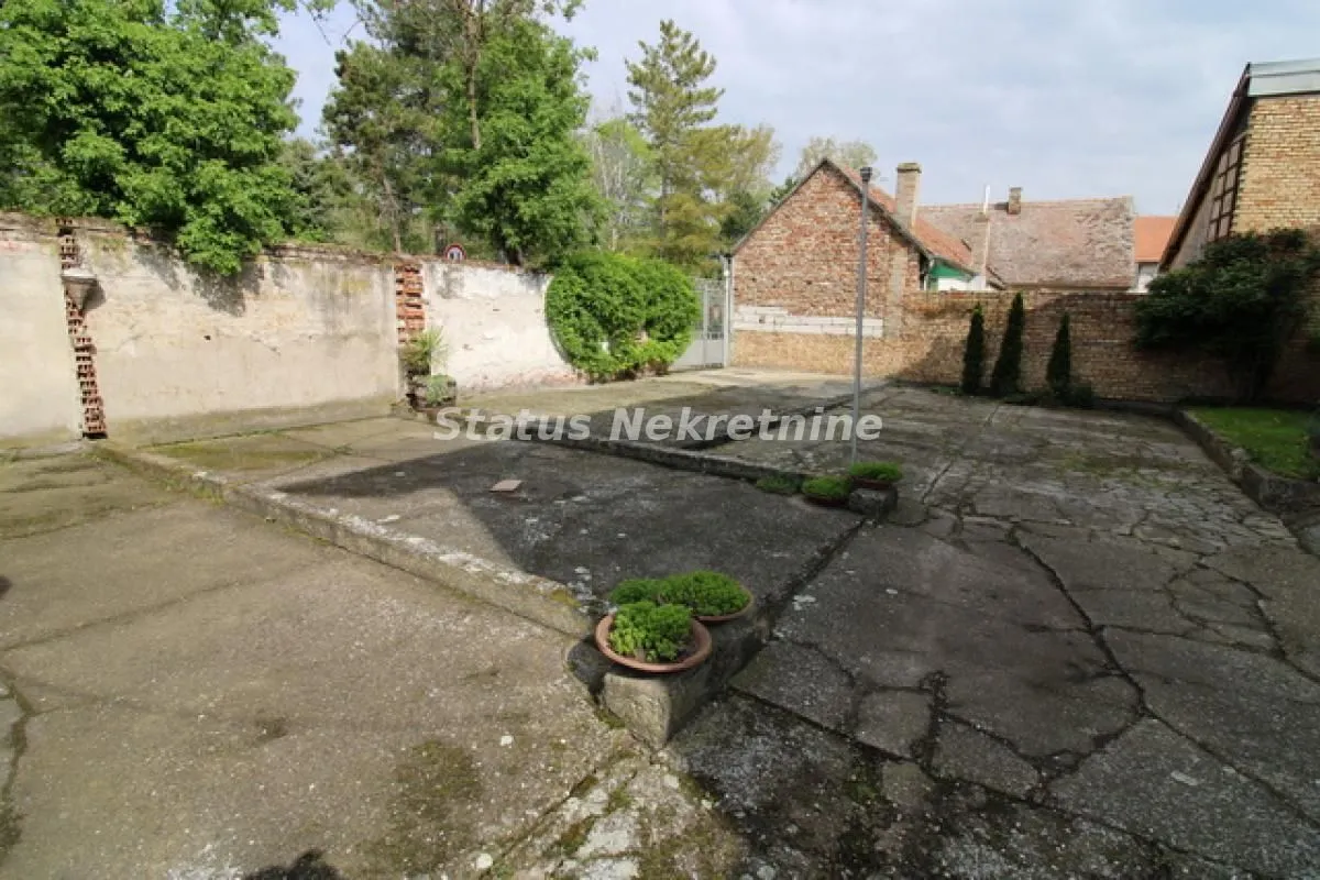 Prodaja, kuća, 416m², Sremska Mitrovica, Srbija