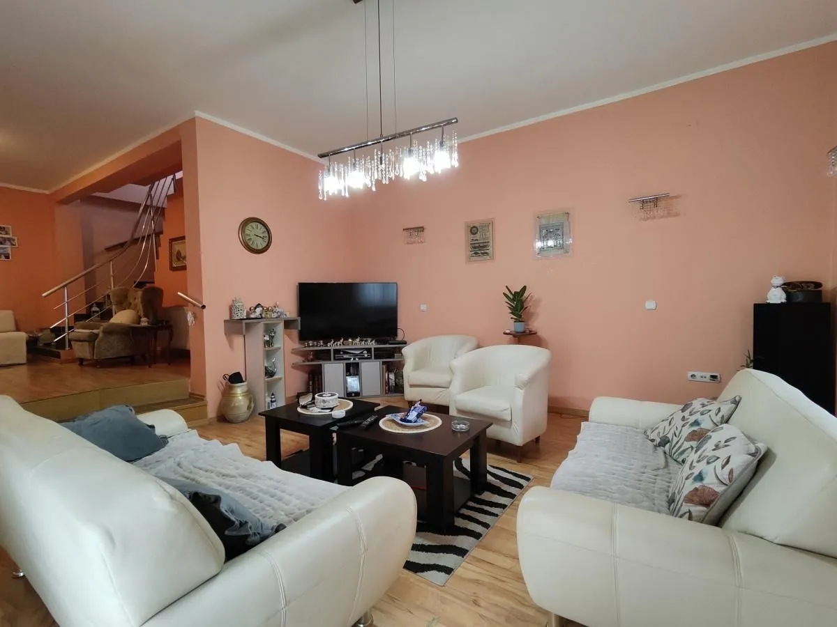 Prodaja, kuća, 336m², Tavrića obori, Jagodina