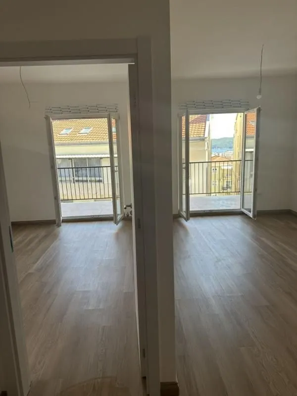 Prodaja, jednosoban stan, 49m², Lazi, Budva