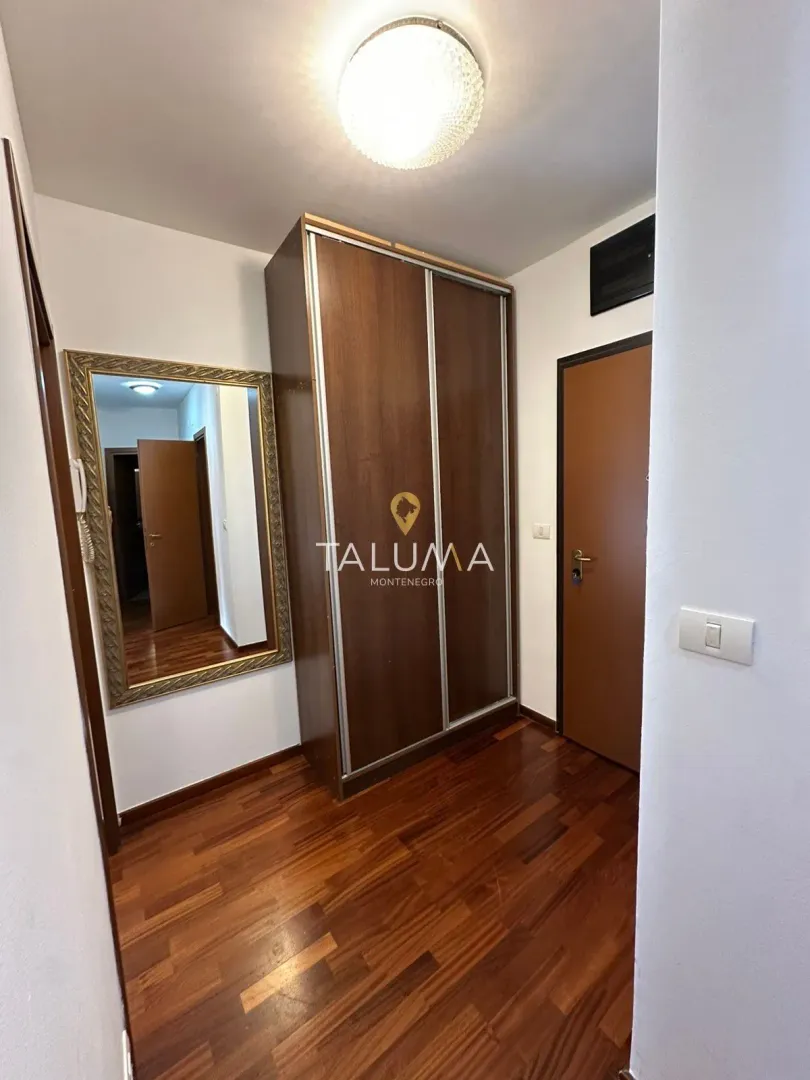 Izdavanje, dvosoban stan, 67m², City Kvart, Podgorica