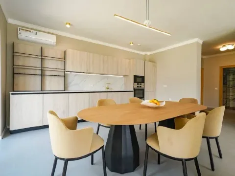 Prodaja, trosoban stan, 158m², Dobrota, Kotor - image 17