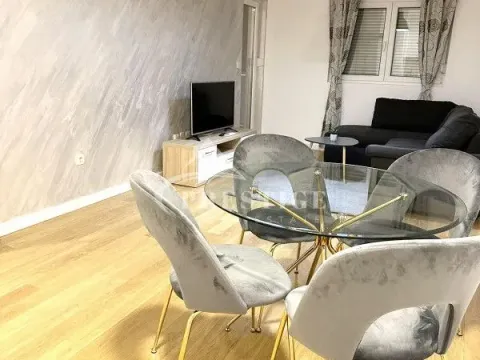 Izdavanje, jednosoban stan, 47m², City Kvart, Podgorica - image 4