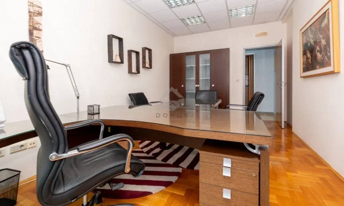 Izdavanje, poslovni prostor, 78m², Preko Morače, Podgorica